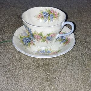 Royal Albert Blossom Time Series "Wisteria" - Bone China England - Cup & Saucer